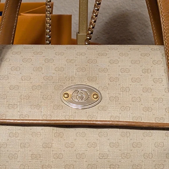 Gucci Beige and Brown Shoulder Bag - Picture 14 of 16